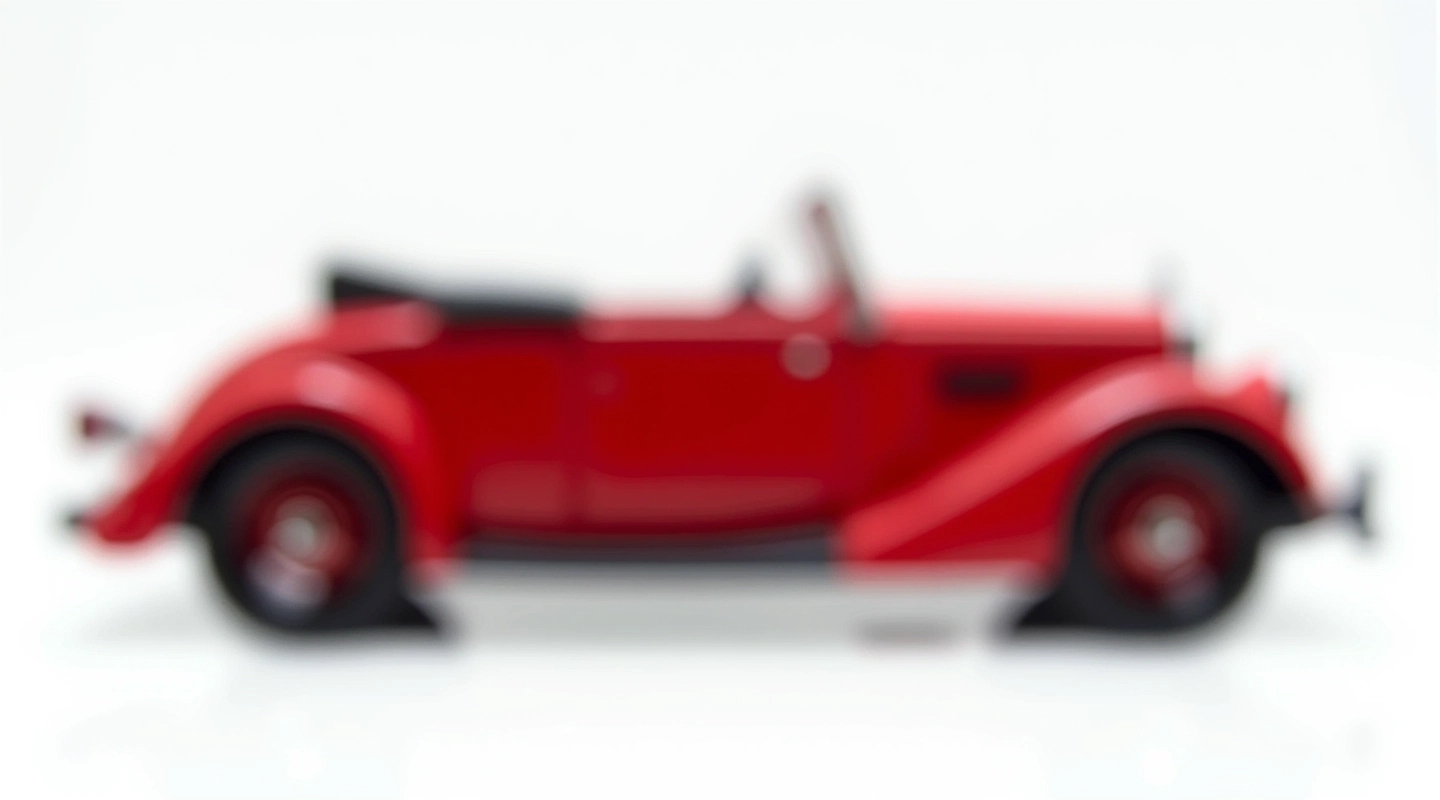 Raudonas 1930-ųjų klasikinis automobilis su blizgiais chrominiais akmenimis